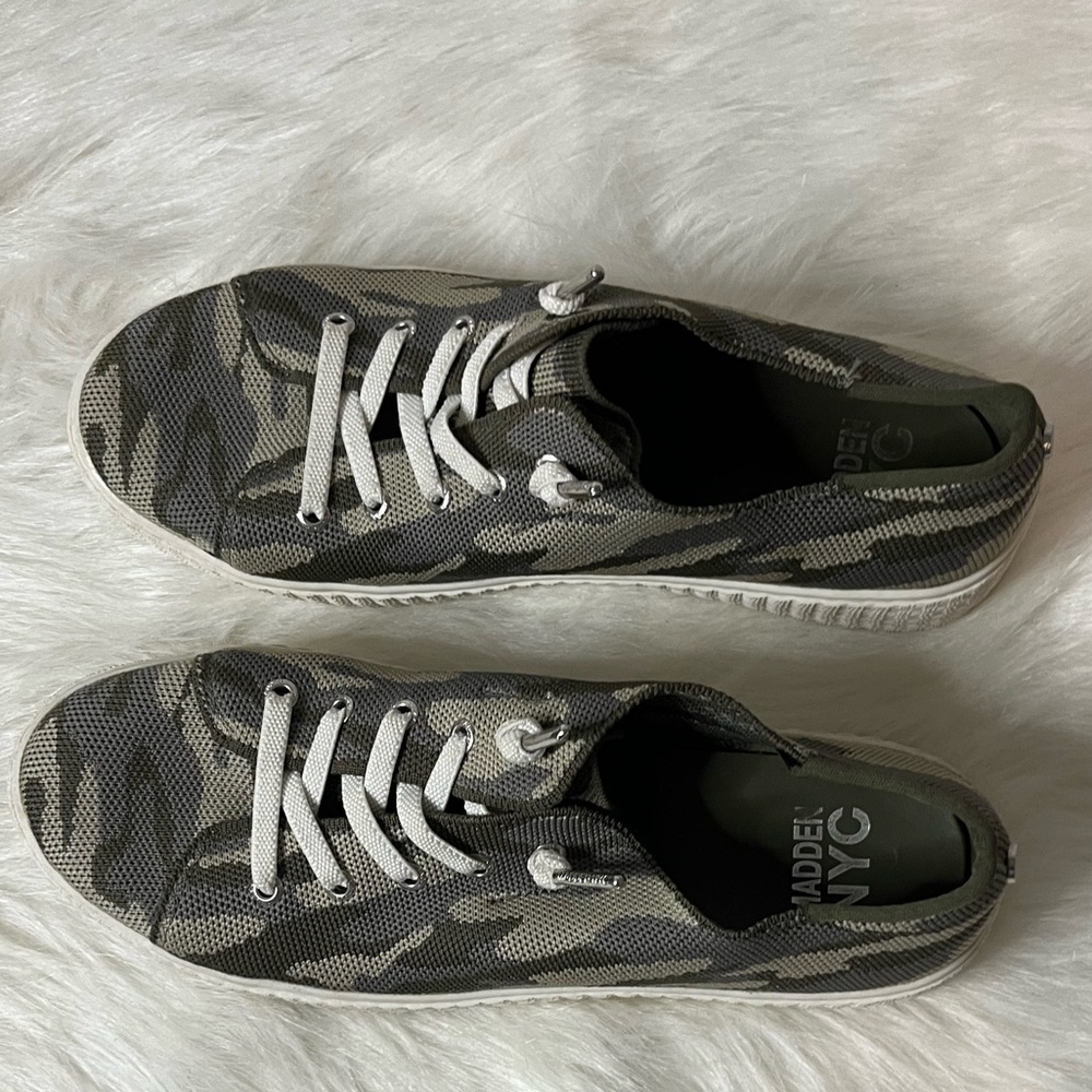 MADDEN NYC ECO LUX GLYCERINE GREEN CAMO PRINT SNEAKERS SHOES Size 8W, EUR 40 - Picture 3 of 8